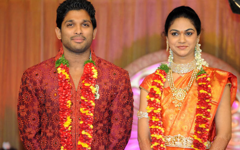 'Pushpa Biwi Ke Aage Jhuk Gaya' Say Fans After Allu Arjun Bows Down His Head In Front Of Wife Sneha Reddy In Viral Marriage Video