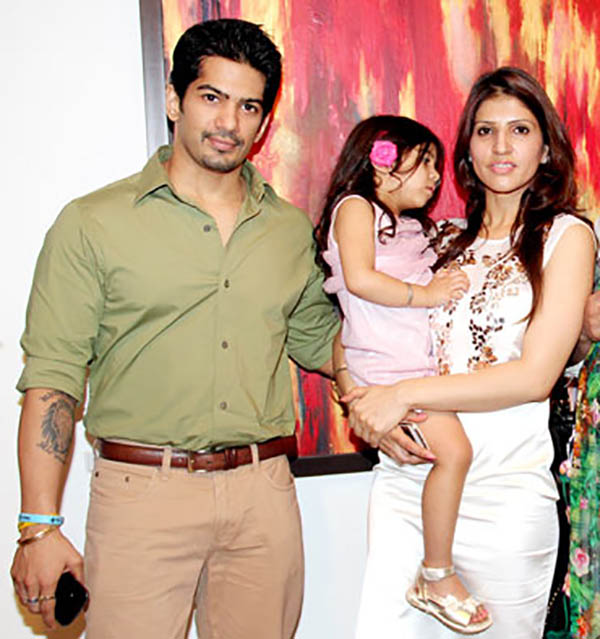 amit tandon and wife ruby with daughter jiyana