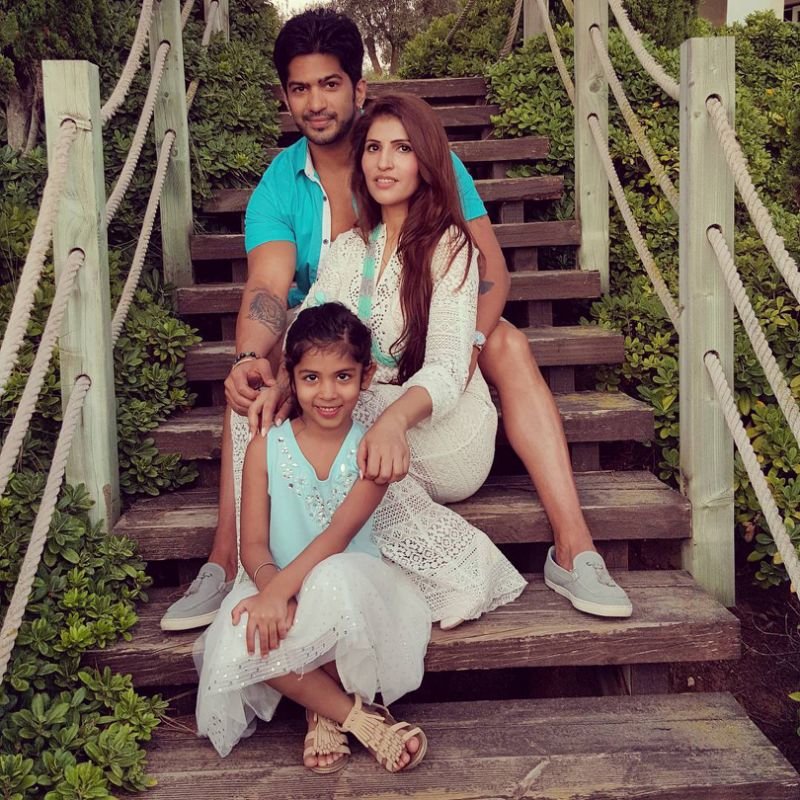 amit tandon with wife ruby and daughter jiyana