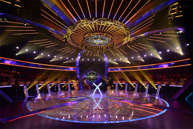 amitabh bachchan on the sets of kaun banega crorepati 2