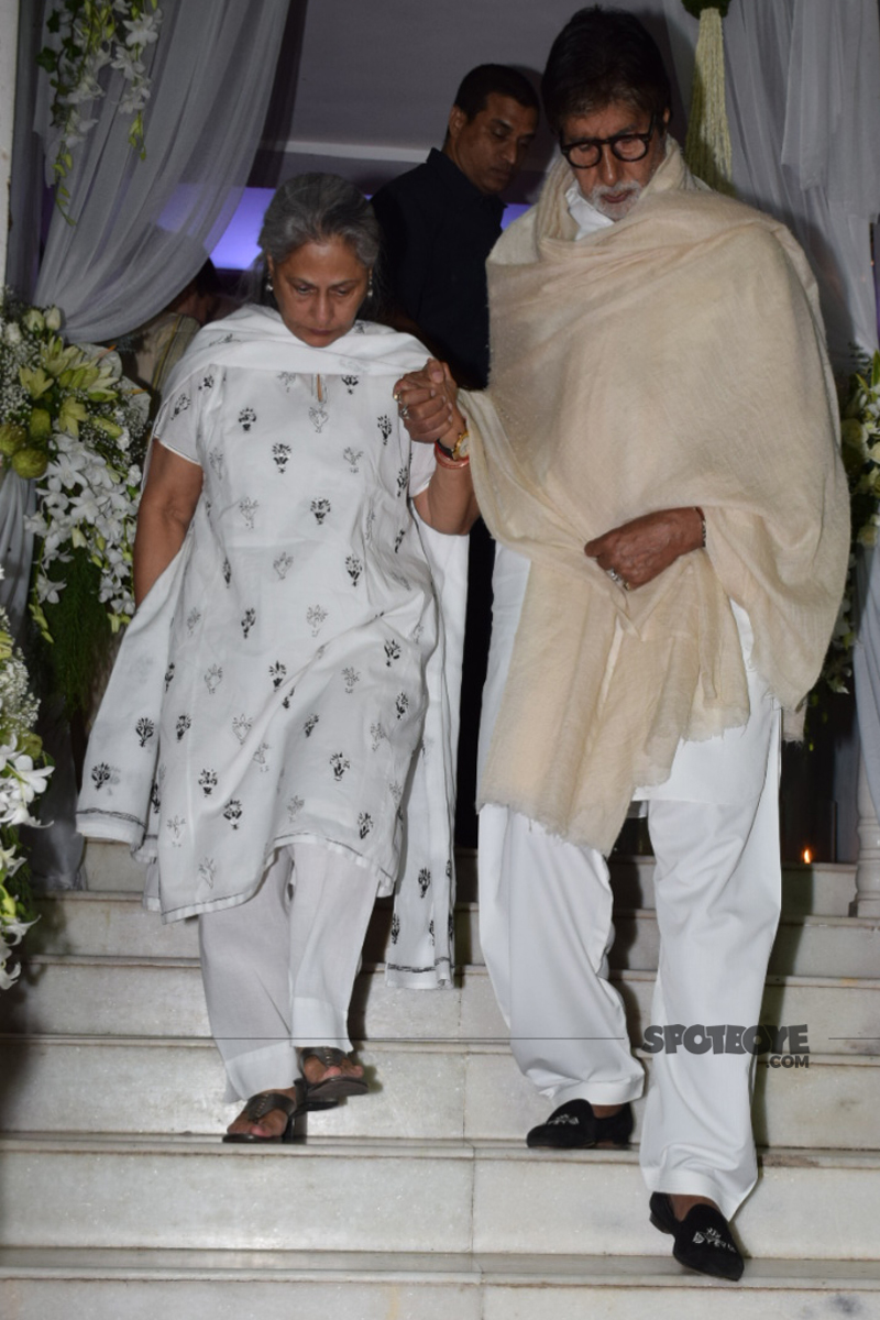 amitabh bachchan with wife jaya at ram mukerji prayer meet