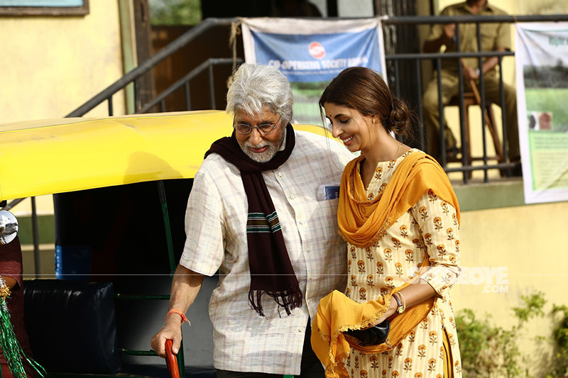 Amitabh Bachchan With Daughter Shweta Bachchan Nanda