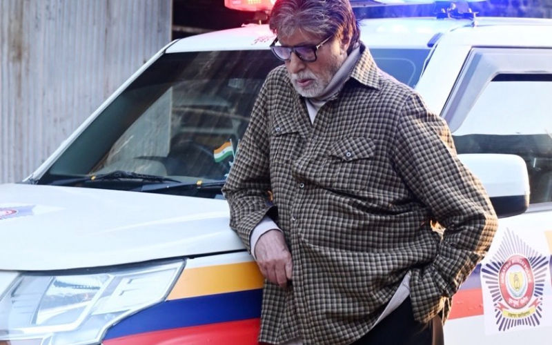 WHAT! Amitabh Bachchan ARRESTED After No Helmet PICS? Actor Leaves Fans In Splits As He Shares His PIC Posing Next To Mumbai Police Van