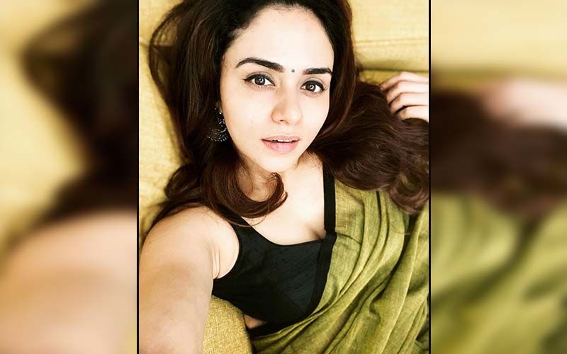 Amruta Khanvilkar Graces The Spotlight With Her Spectacular Dance Moves On Natarang Cover