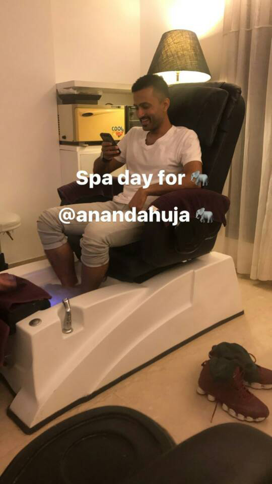 anand ahuja having spa in mumbai