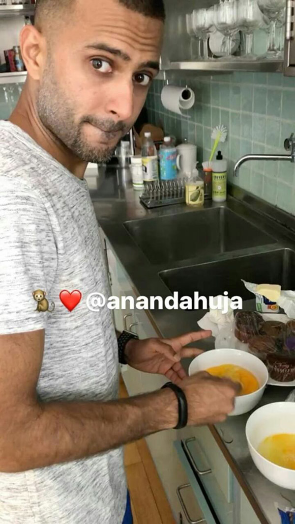 anand ahuja makes breakfast for girlfriend sonam kapoor 