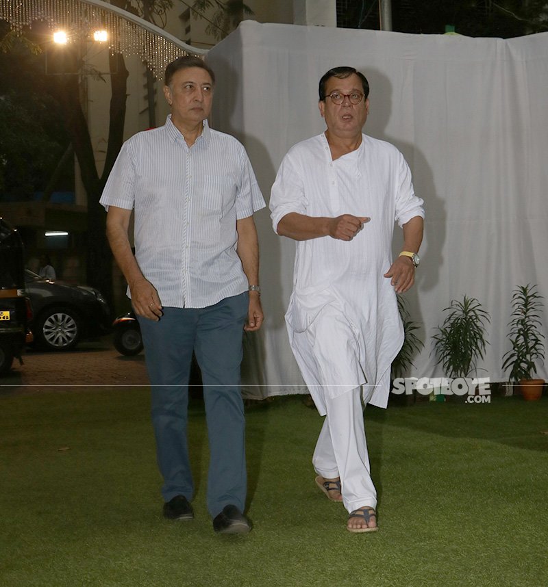 anang desai and rajeev mehta at neeraj vora s prayer meet