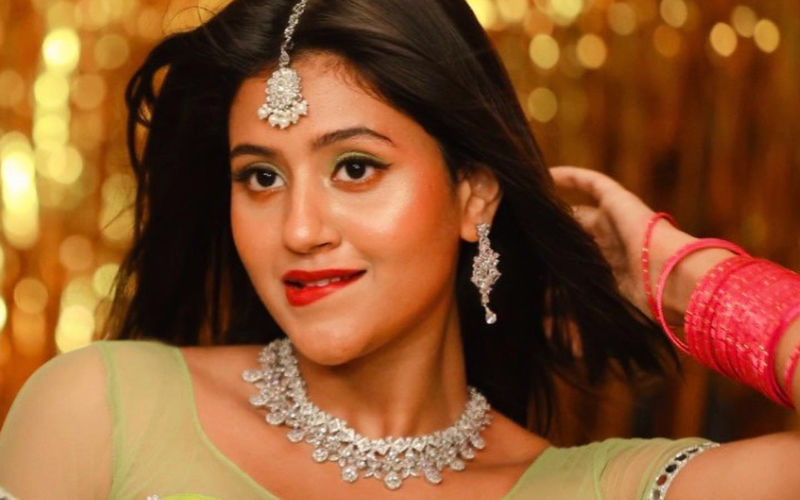 Anjali Arora Gets BRUTALLY TROLLED For Posing Seductively In A Traditional Outfit; Netizen Says, 'Kesi Pics Daal Rahi'-See PHOTOS