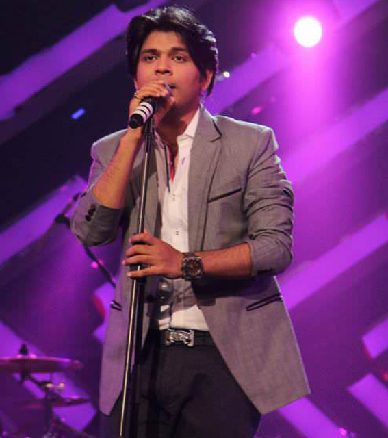 ankit tiwari singing for his fans