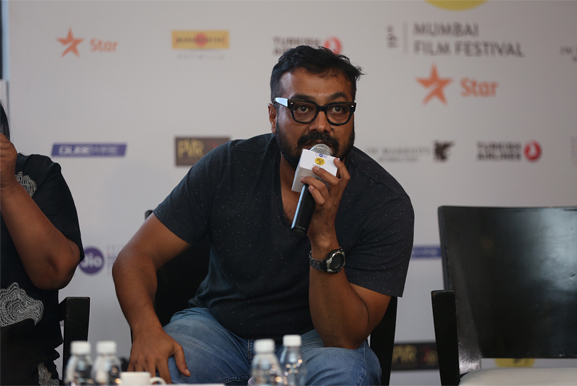 anurag kashyap fights with fan at mami movie mela and gives it back