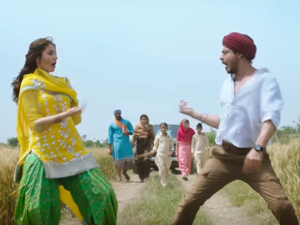 anushka sharma and shah rukh khan dance in the fields of punjab