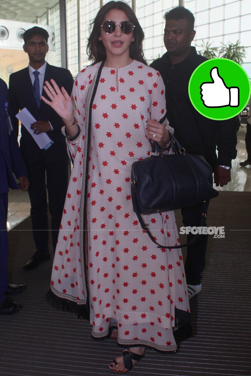 anushka sharma at the airport