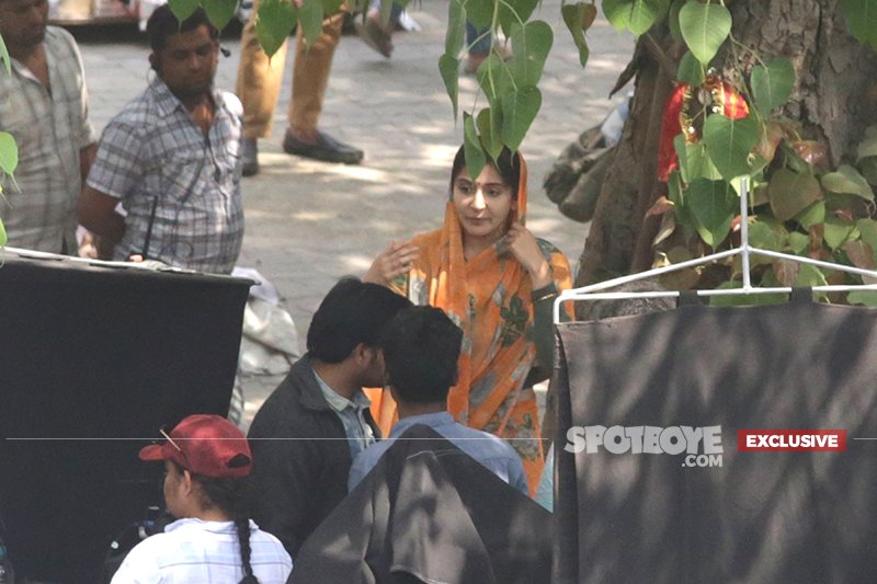 anushka sharma shoots for an intense scene