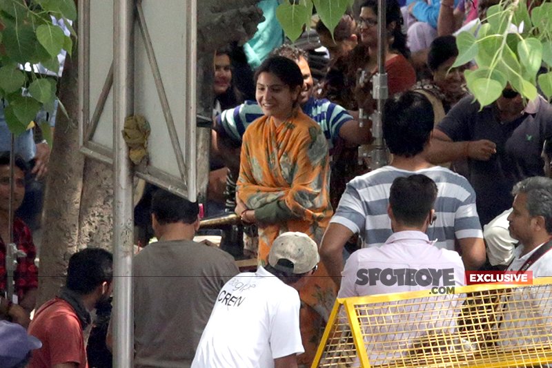 anushka sharma shoots for sui dhaaga