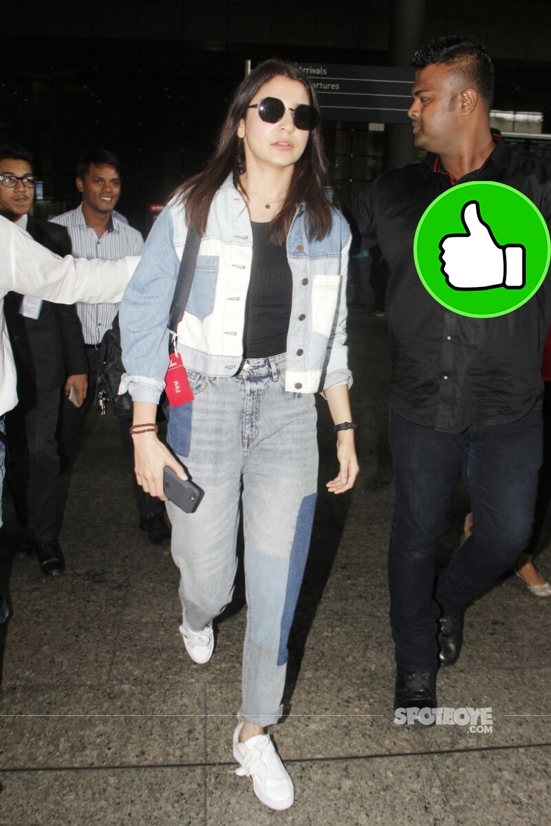 anushka sharma spotted at the airport