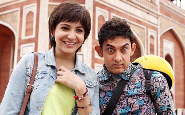 anushka sharma with aamir khan in pk