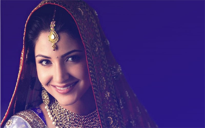 Here Are 9 BRIDAL Pictures Of Anushka Sharma...