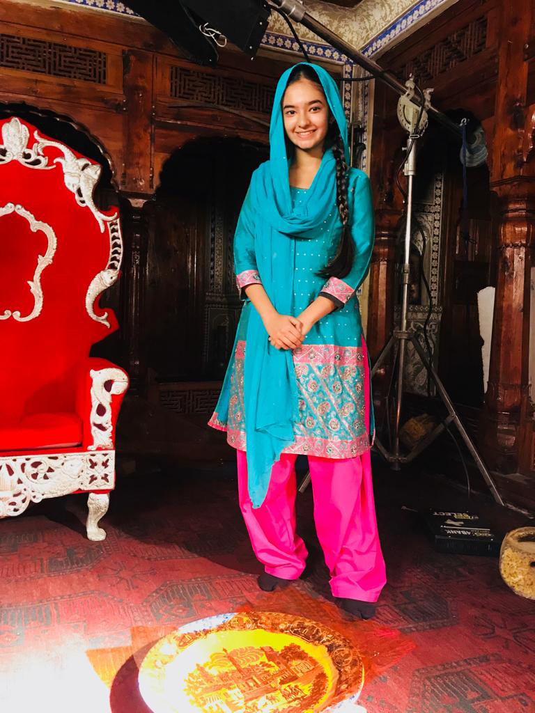 Dev Joshi Anushka Sen Xxx - Baal Veer Actress Anushka Sen To Play Young Chughtai In Rahat ...