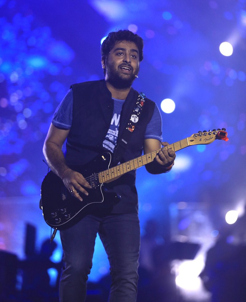 arijit singh performing at mpower presents genm music concert mumbai