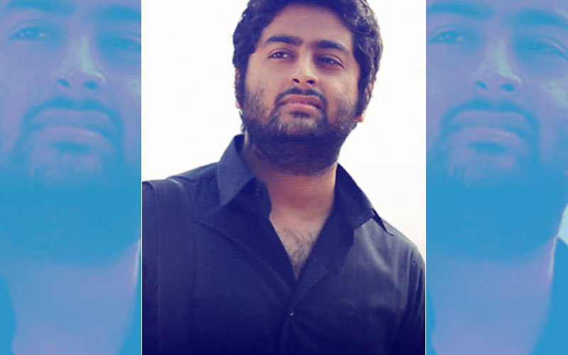 Arijit Singh WARNS His Fan, “Stay Out Of My Space”