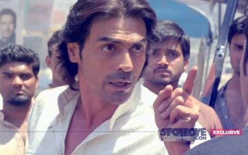 Arjun Rampal’s Late Night Drama: Snubs Fans Asking For Selfies