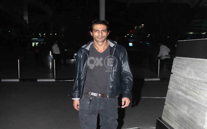 EXCLUSIVE  ARJUN RAMPAL SPOTTED