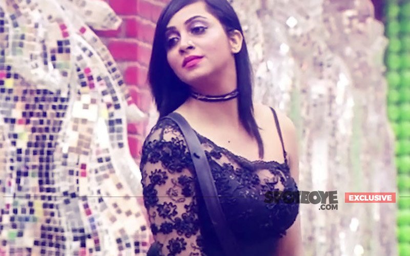 BUZZ: Arshi Khan EVICTED From Bigg Boss 11, GAME OVER For Her