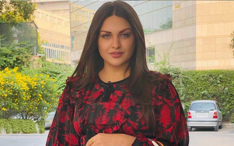 Bigg Boss: Asim Riaz's GF Himanshi Khurana Shares Cryptic Post About ‘Crying Over A Person Who Hurts You’