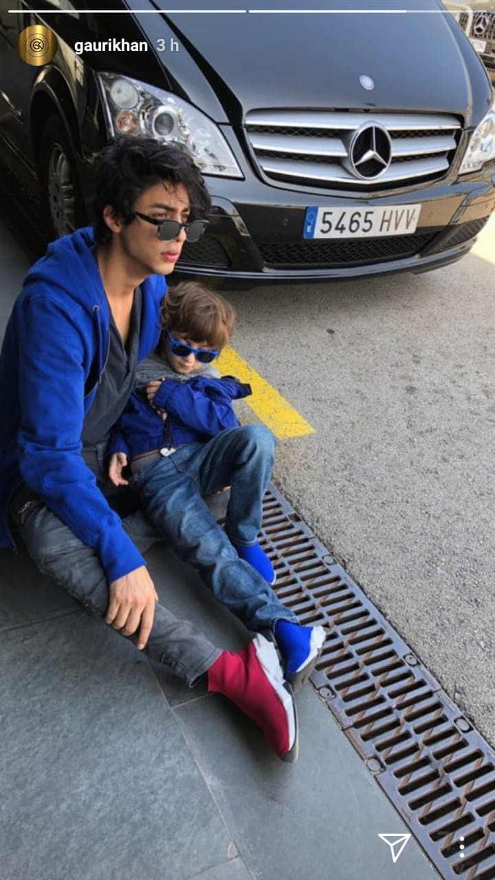 aryan khan with abram khan