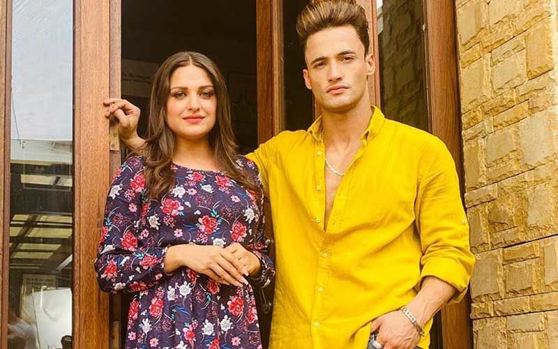 Himanshi Khurana Celebrates 1 Year Of AsiManshi; Posts A Grateful Note As She Cuts Delicious Cake – VIDEO