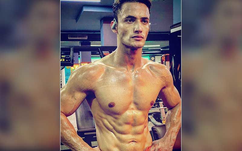 Bigg Boss 13’s Asim Riaz Teases Fans By Flaunting His Sculpted Abs In Shirtless Pictures; Fan Says: ‘Hay Garmi’