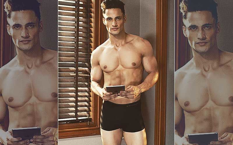 Bigg Boss 13: Asim Riaz Puts Yummy Abs On Display As He Strips Down To His Underpants