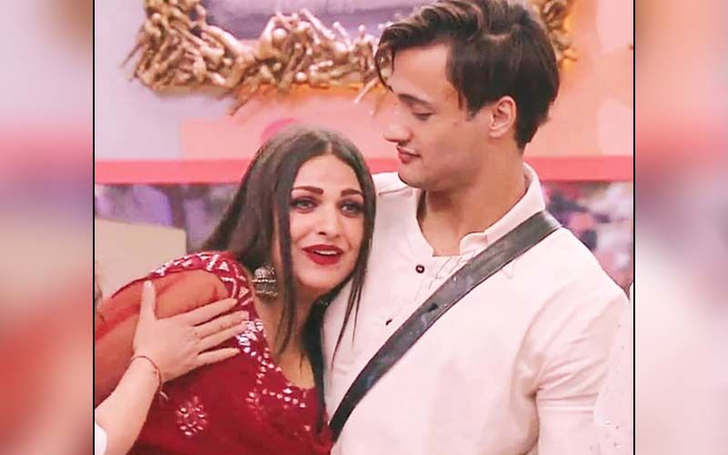 Bigg Boss 13: Himanshi Khurana Posts TB Video With Asim Riaz; Fans Protest, 'Leave Him Alone’ Stop Piggybacking On Asim's Stardom