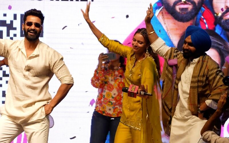 Tashan Nites: Vicky Kaushal, Ammy Virk, Triptii Dimri Set The Stage On Fire As They Perform Bhangra On ‘Tauba Tauba’!- PICS INSIDE