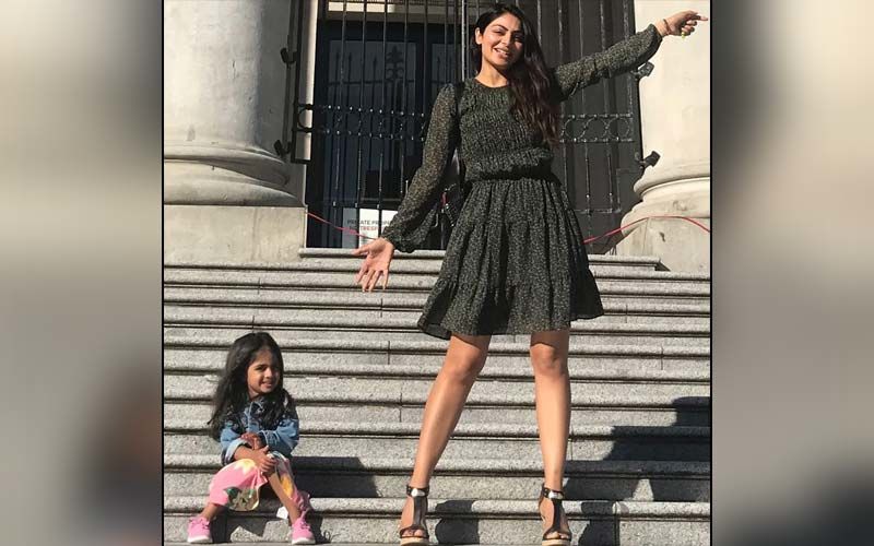 Neeru Bajwa’s Cute Daughter Dancing While Waiting For Lift- Watch Video