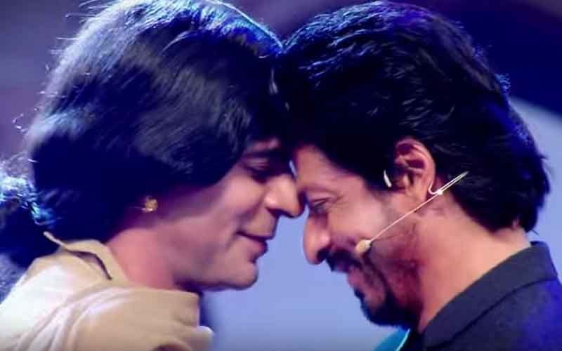 Check out SRK and Sunil Grover’s crazy antics in The Kapil Sharma Show