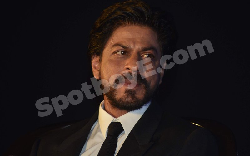 OMG! SRK is feeling unattractive and lonely!!