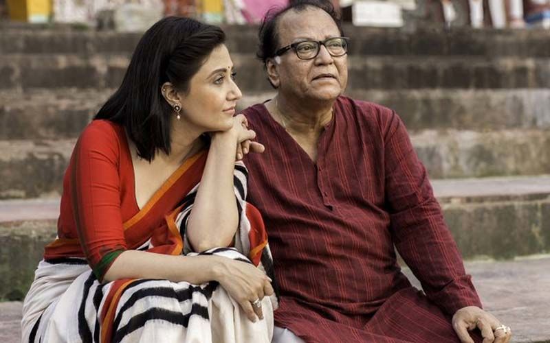 Swastika Mukherjee Shares An Adorable Picture With Her Father And Veteran Actor Santu Mukhopadhyay