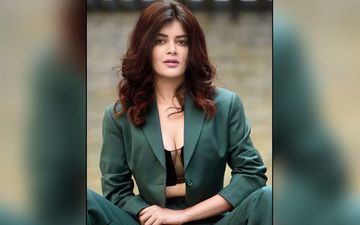 Actress Madhumita Sarkar Looks Like A Diva In This Pastel Colour Saree