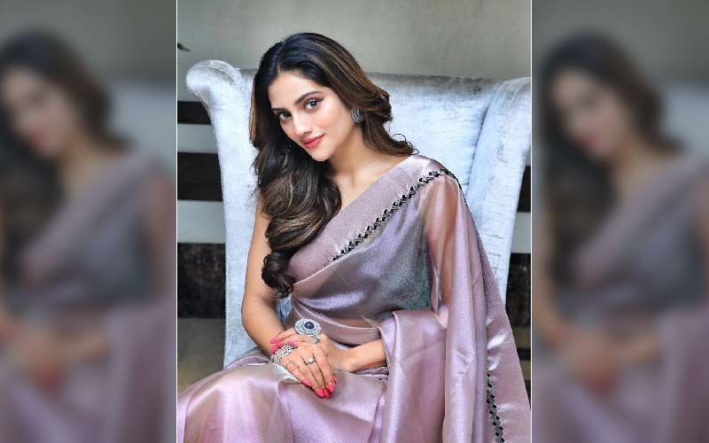 Dictionary: Nusrat Jahan Gets Mobbed On The Streets Of Bolpur As She Shoots For Her Next Film