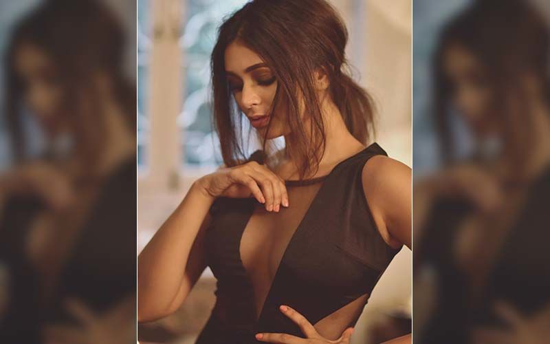 Ritabhari Chakraborty Recommends Book ‘Scribble Scribble’ To Her Fans For Good Laugh Amid Lockdown