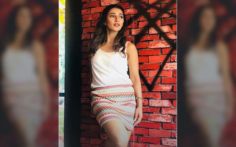 Sayantika Banerjee Shares Video Of Her Throwback Pictures On Instagram