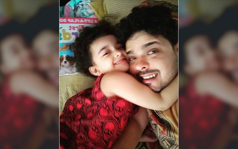 Adwait Dadarkar's Daughter Sings The Pirate Song For Her Baba's Lockdown Birthday