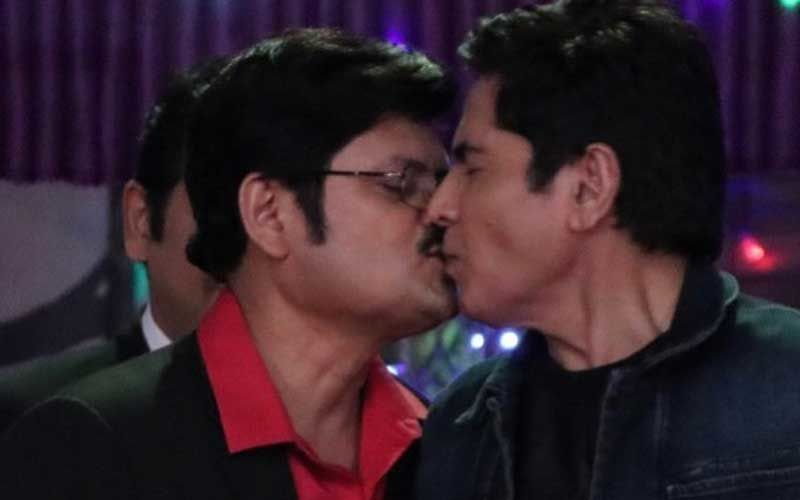 Bhabiji Ghar Par Hain Mega Twist: Tiwari Ji and Bhabuti ji to LOCK LIPS; Rohitashv Gour Shares Pic Of Them Kissing