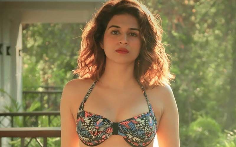 Panther Actress Shraddha Das Sets Temperature Soaring In Multicolour Bikini