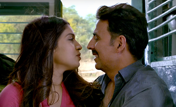 bhumi pednekar and akshay kumar in toilet ek prem katha