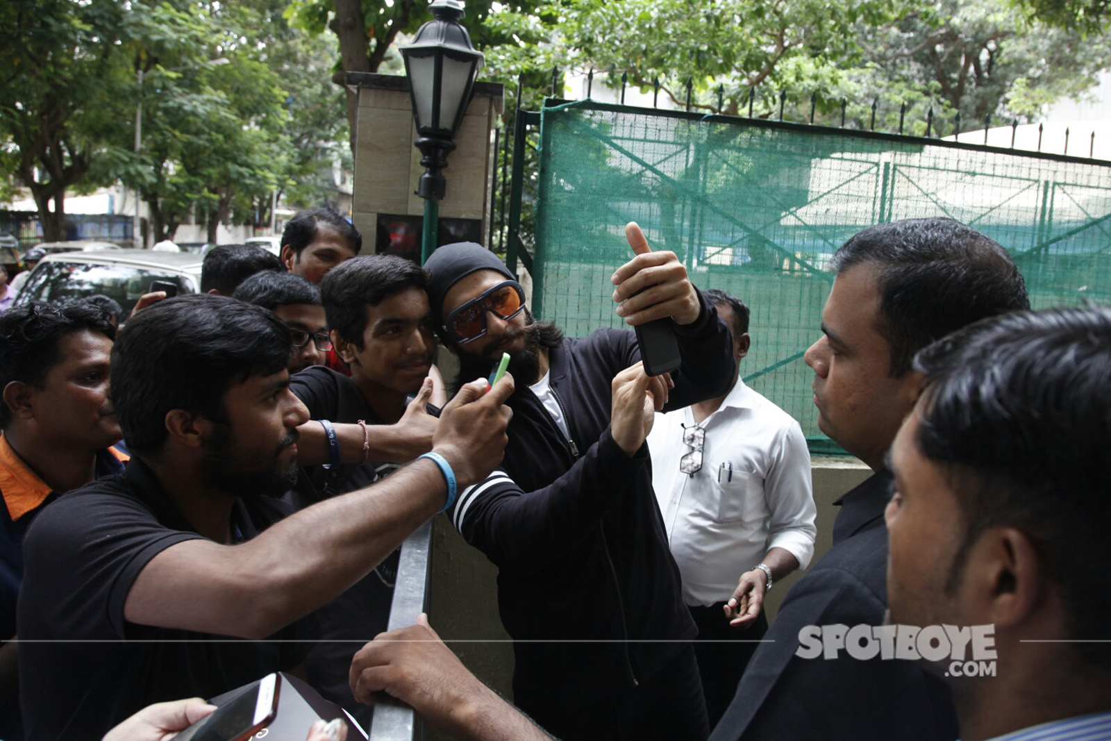 birthday boy ranveer singh with his fans