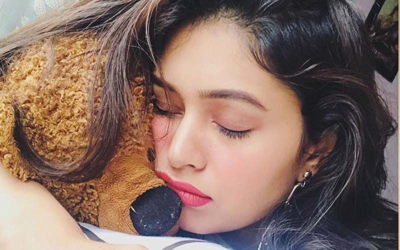 Actress Ritabhari Chakraborty Relish Mini Pizza And Coffee Amid Lockdown