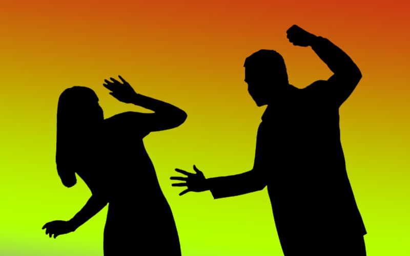 This VJ Is Violent, Beat Reality-Show Girl Black And Blue