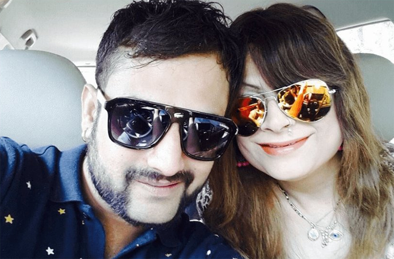 bobby darling selfie with husband ramnik sharma